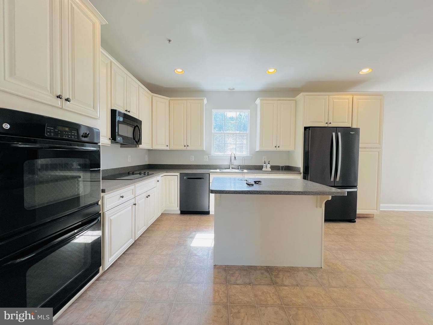 6870 Desales Place photo 6