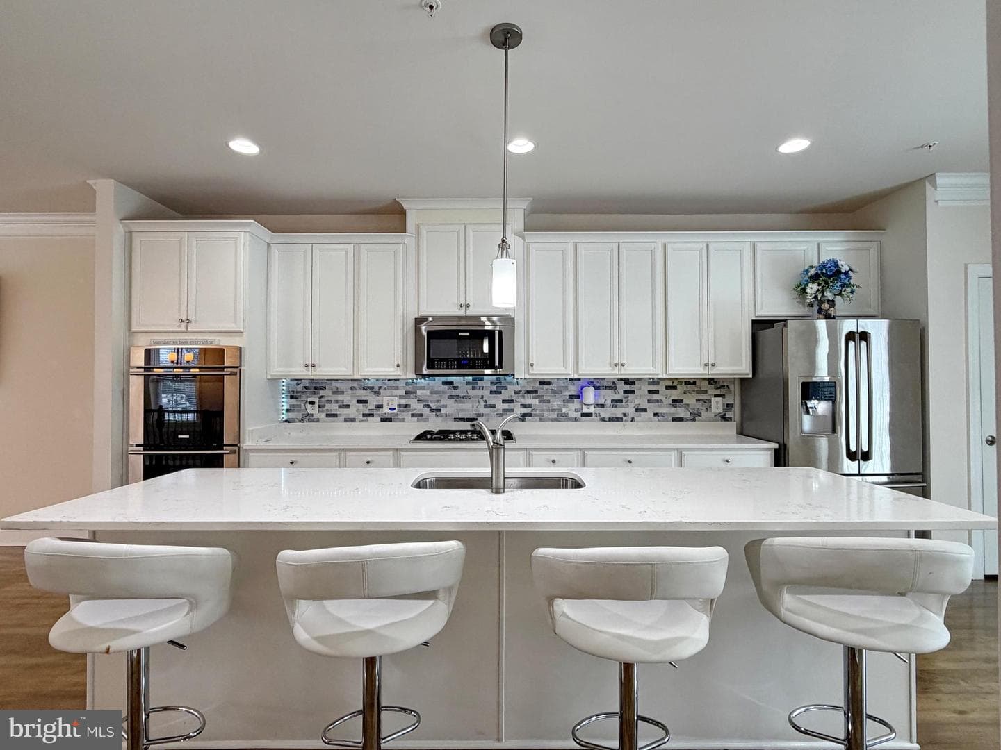 2801 Golden Gate Court photo 12