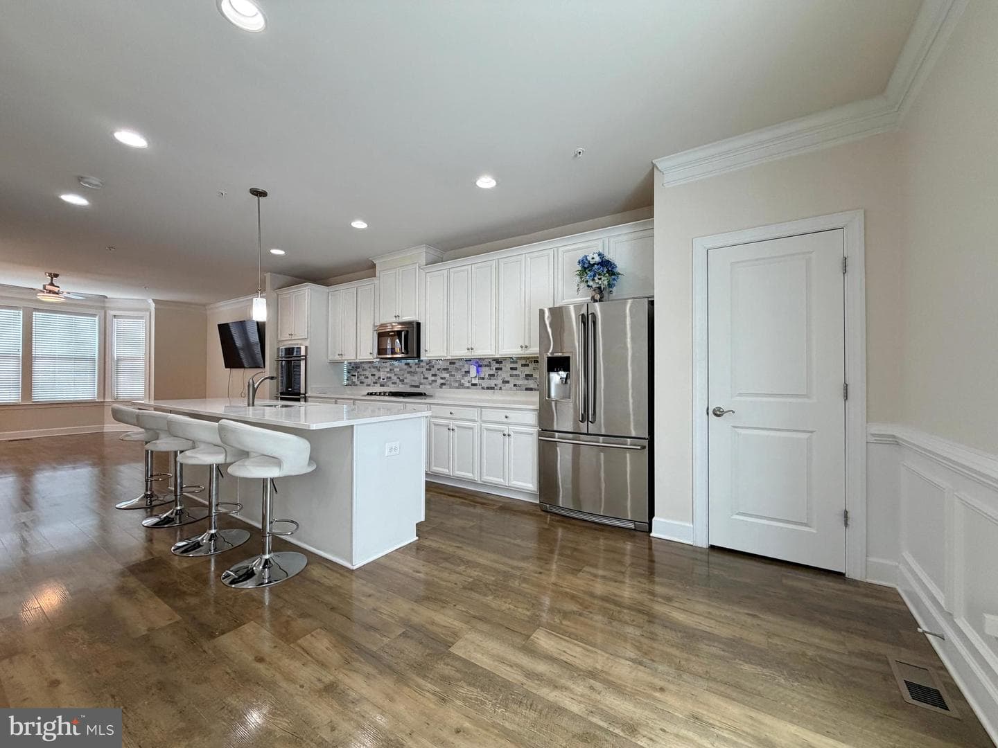 2801 Golden Gate Court photo 15