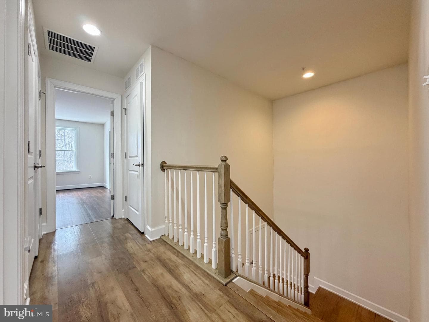 2801 Golden Gate Court photo 29