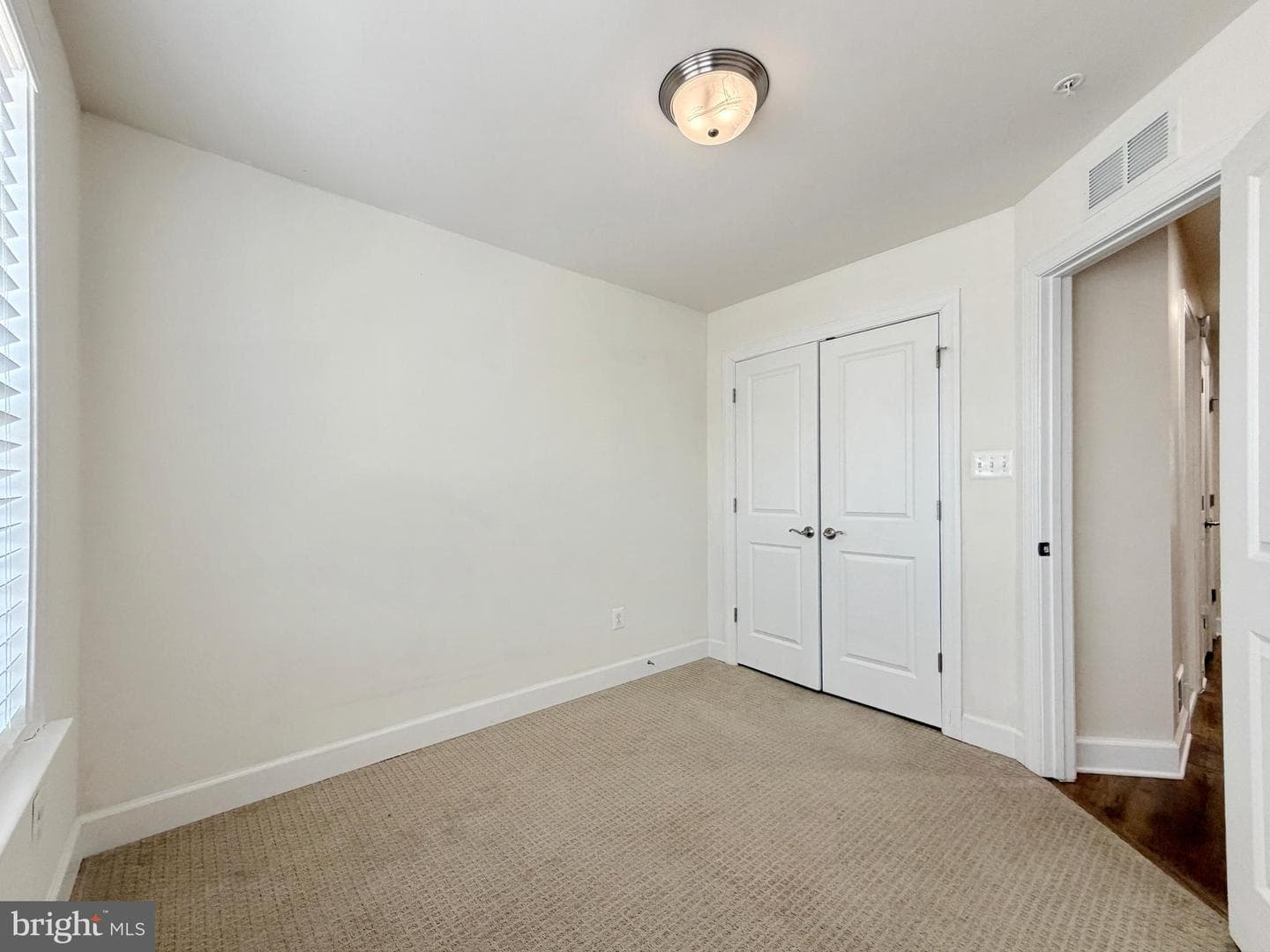 2801 Golden Gate Court photo 43
