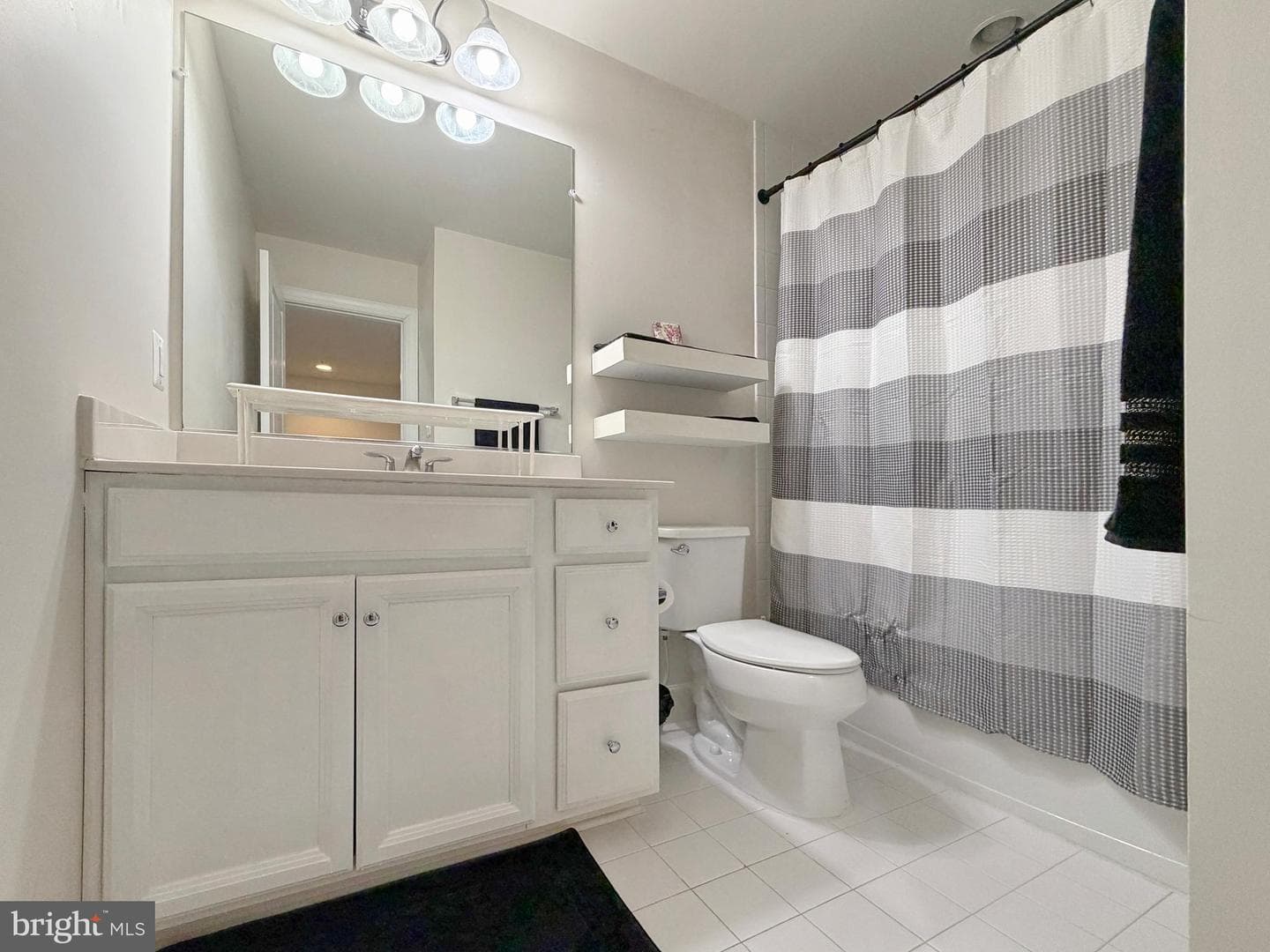 2801 Golden Gate Court photo 44