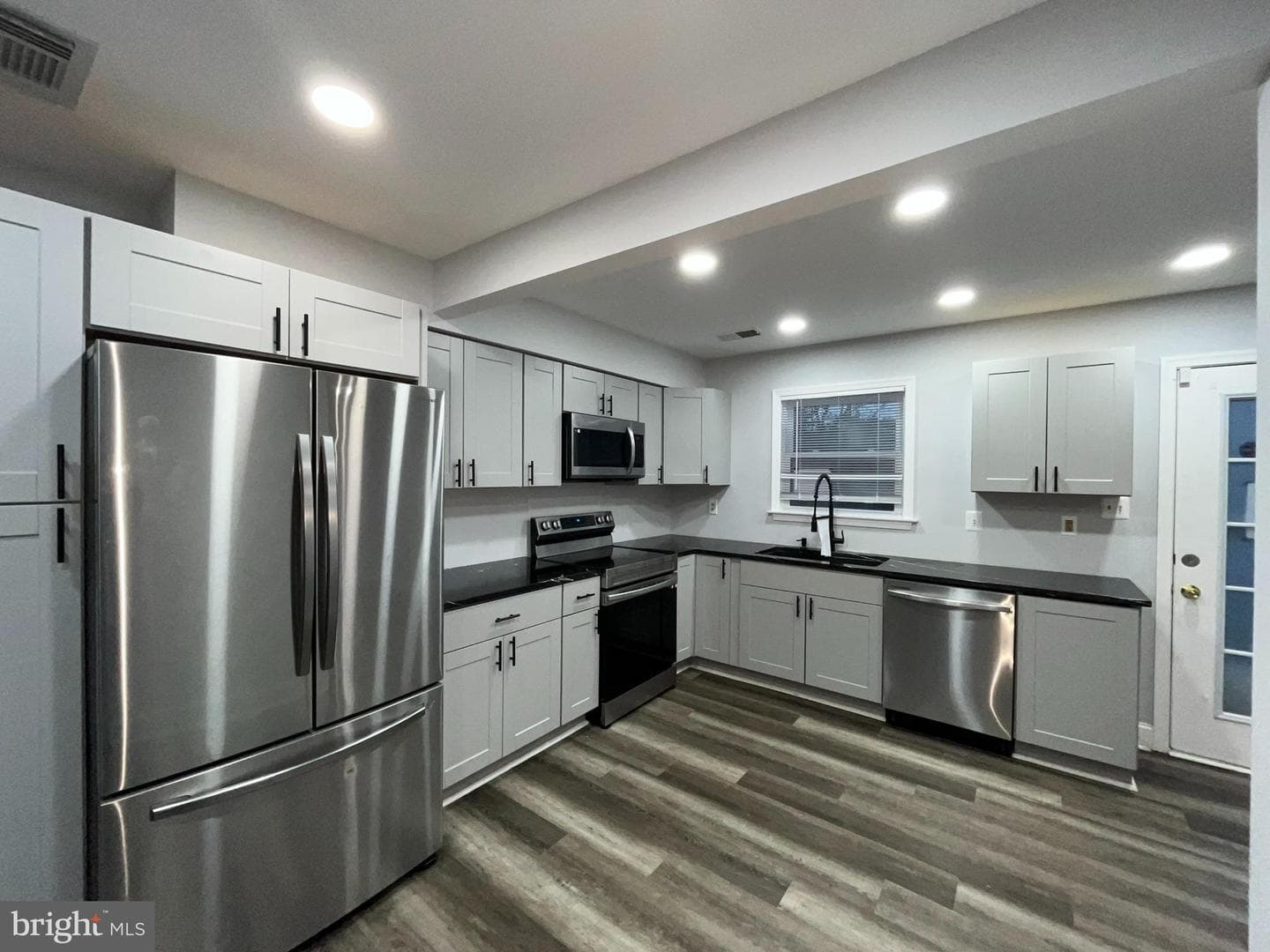 6234 Wolverine Place photo 4