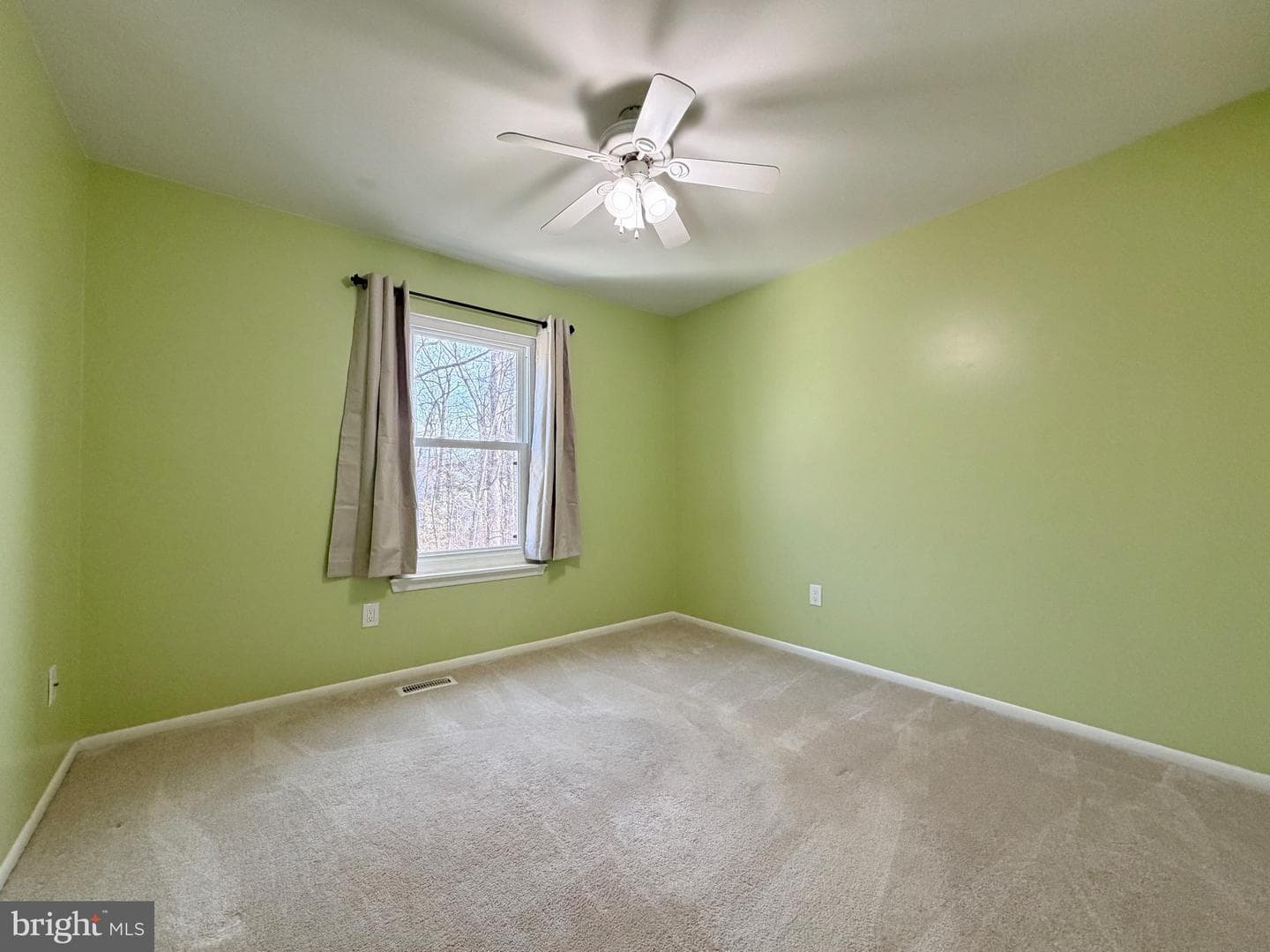 824 Indian Head Avenue photo 36