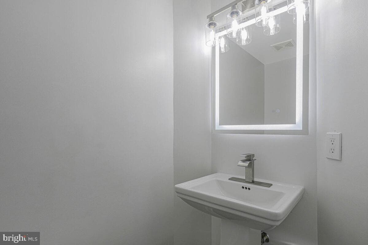 10818 Constitution Drive photo 10