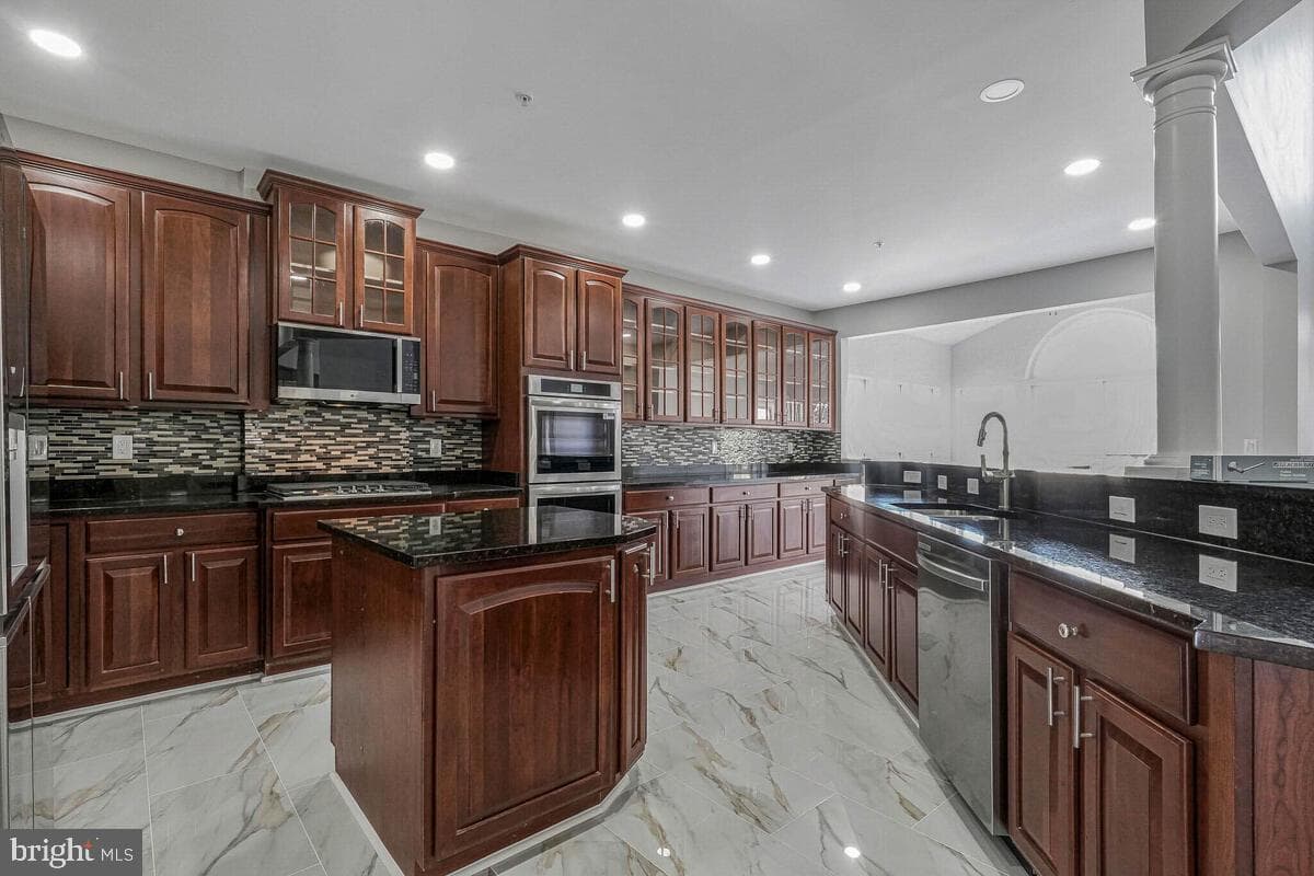 10818 Constitution Drive photo 25