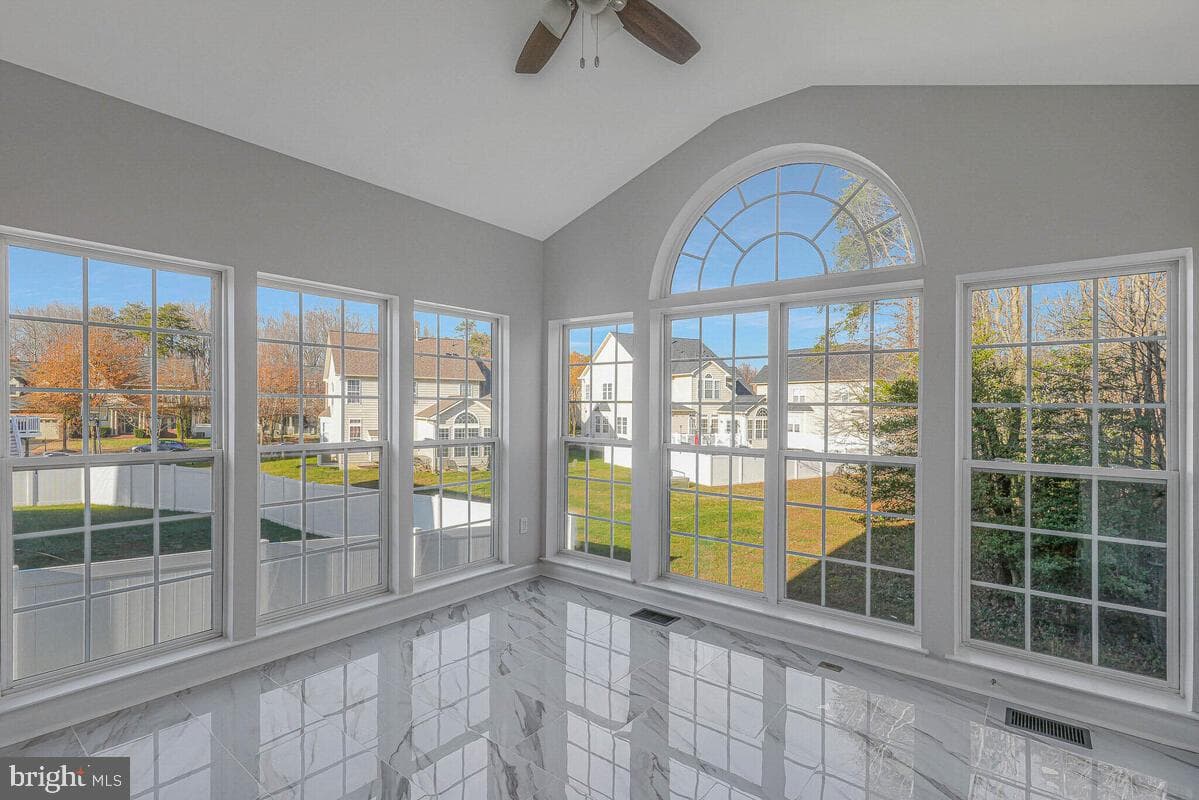 10818 Constitution Drive photo 28