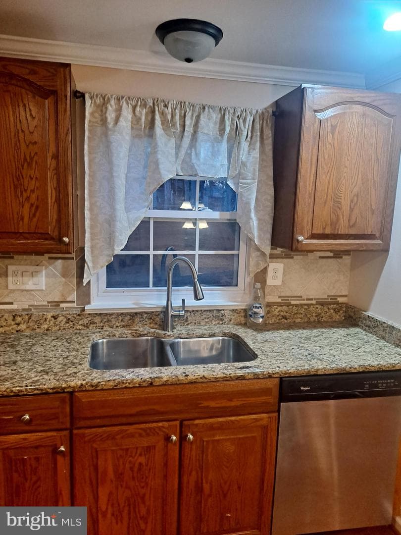1208 Bannister Circle photo 9