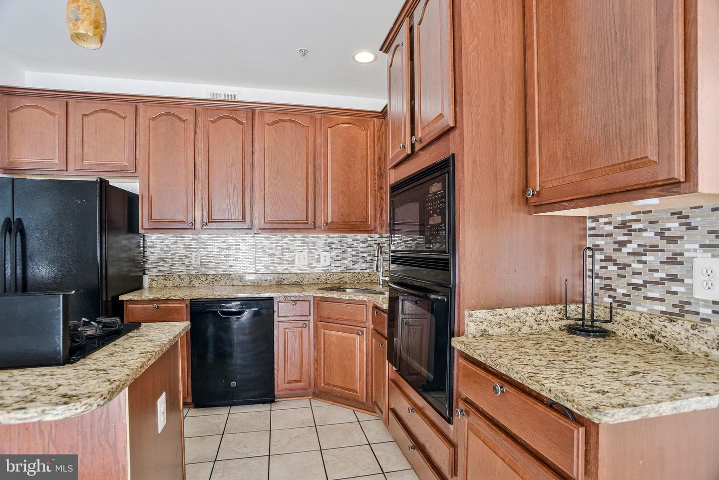 7446 Tottenham Drive photo 11