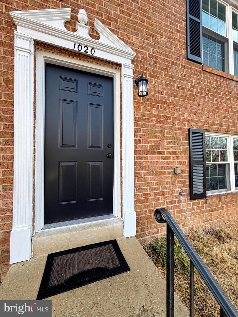 1020 Dorset Drive photo 2
