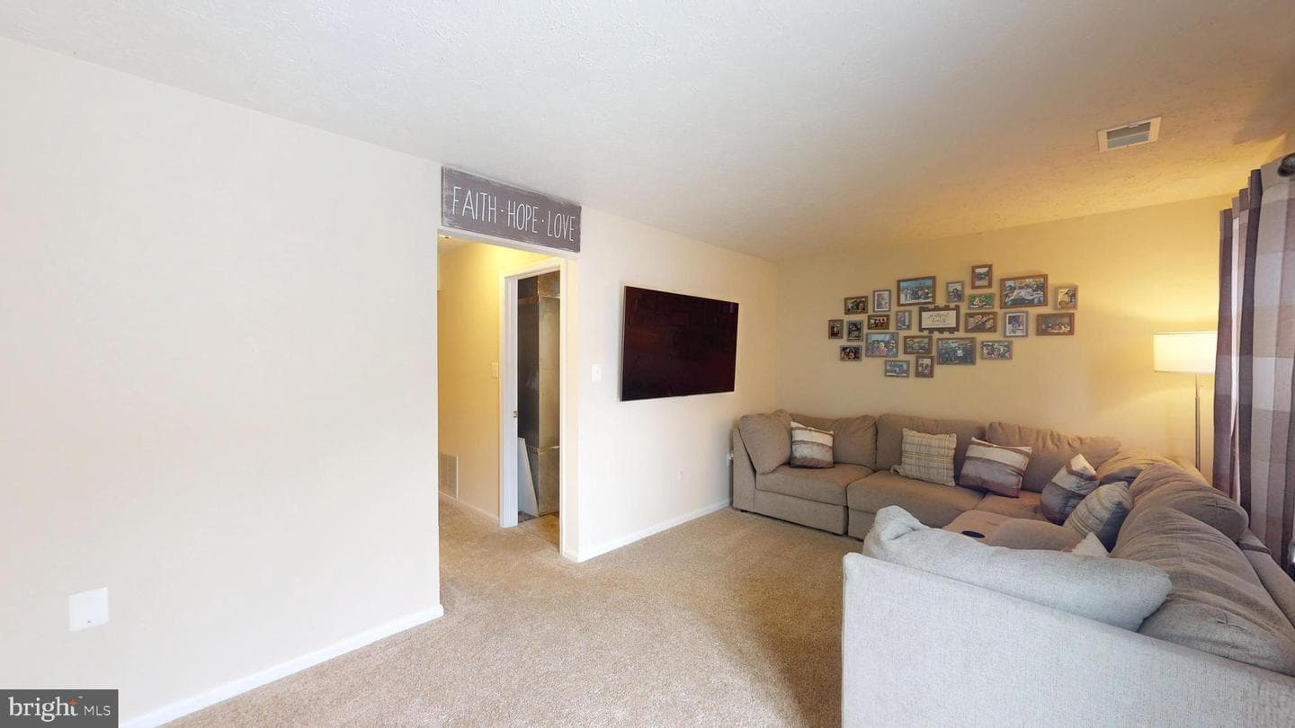 15 Oakside Lane photo 34