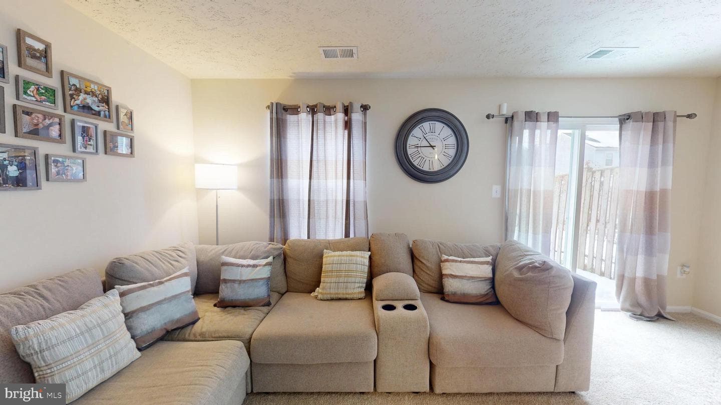 15 Oakside Lane photo 38