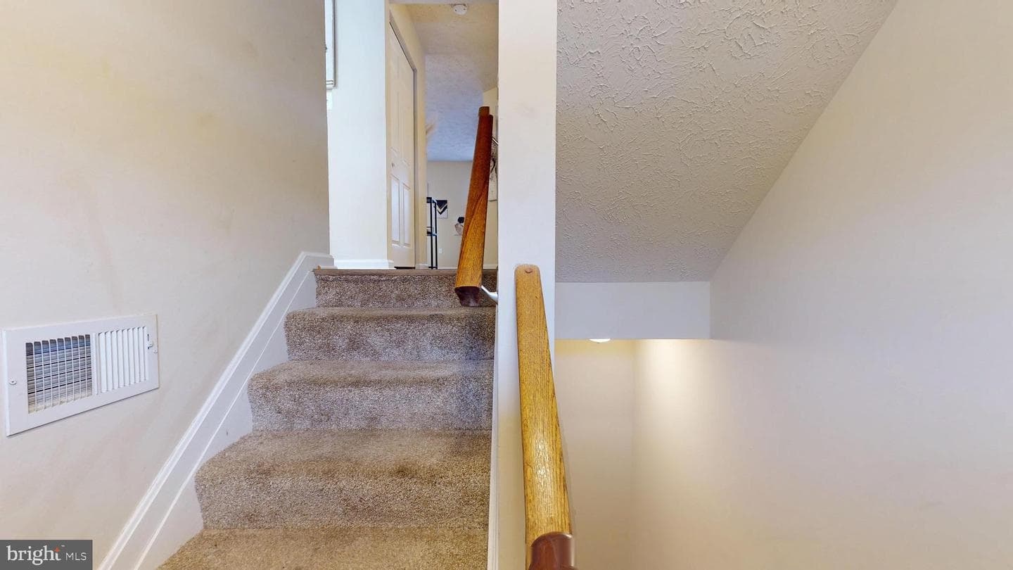 15 Oakside Lane photo 5