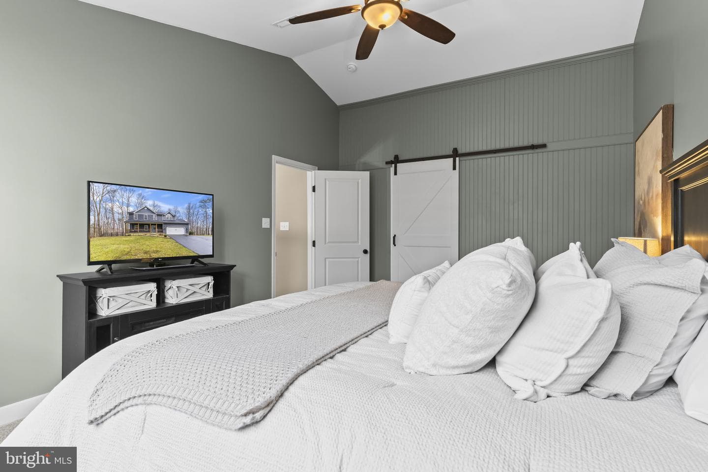 17340 Forestal Court photo 40