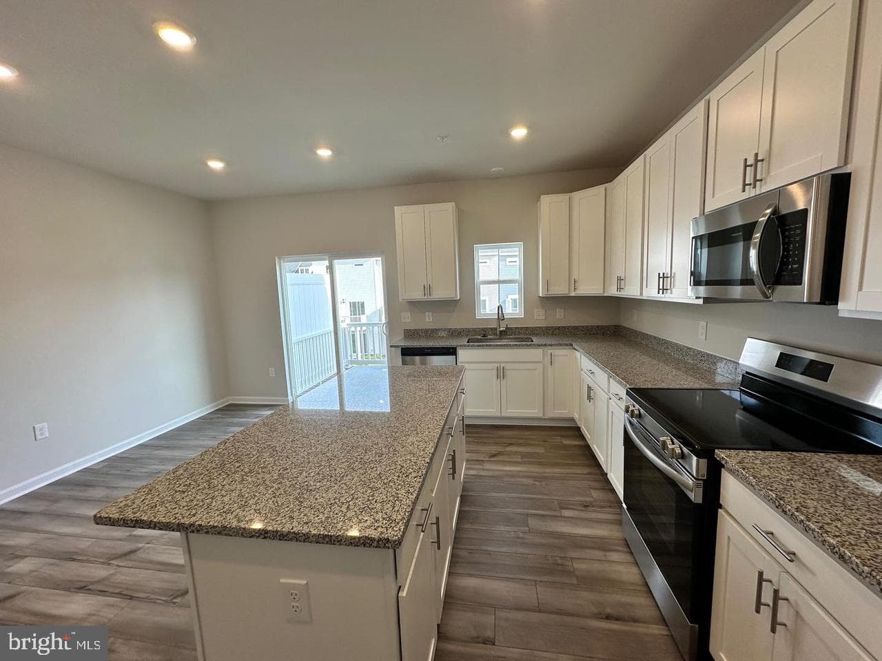 5616 Ludlow Place photo 3