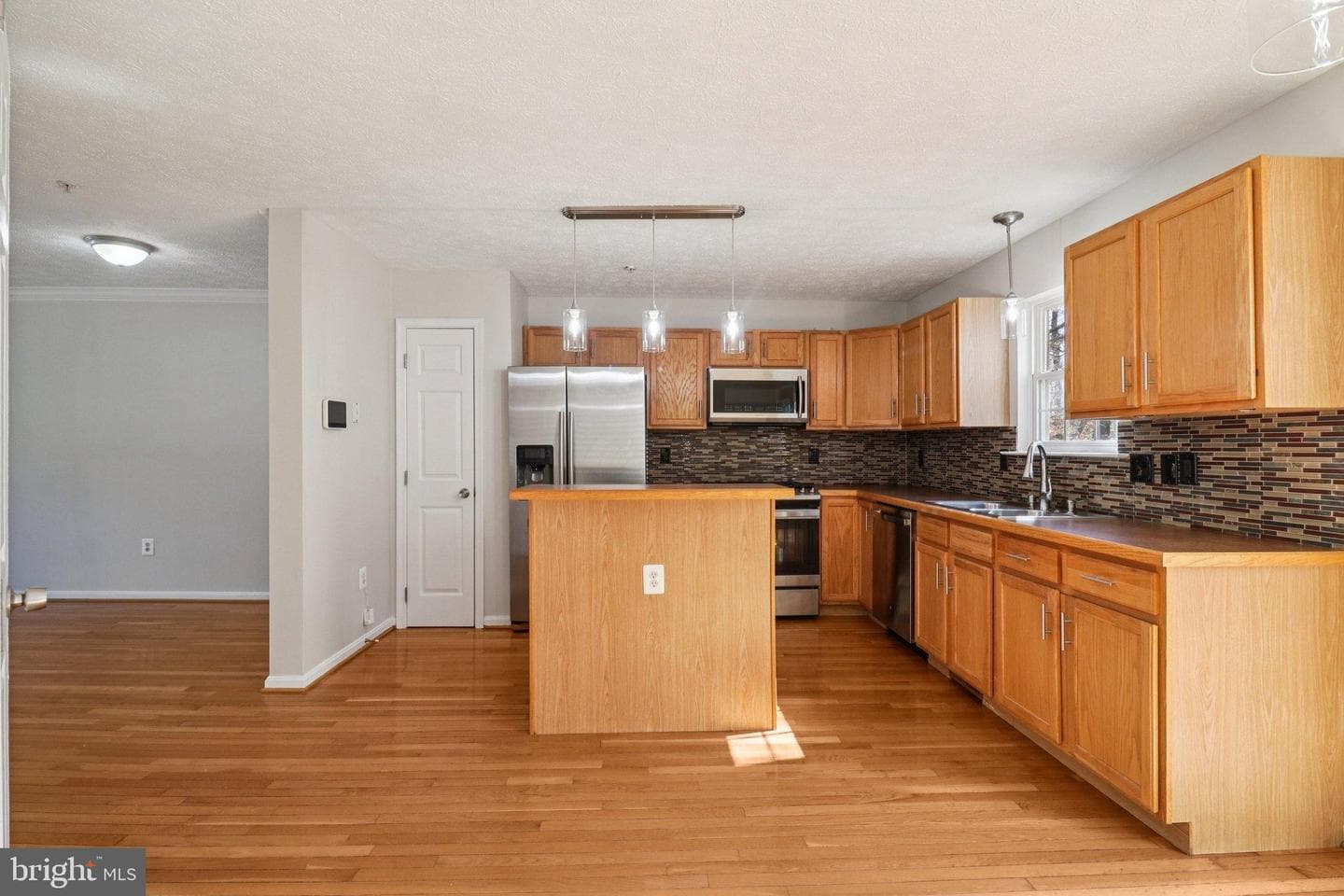 8033 Bloomsbury Place photo 16