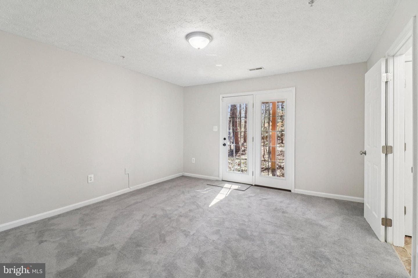 8033 Bloomsbury Place photo 23