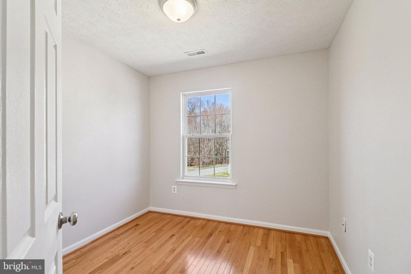 8033 Bloomsbury Place photo 31