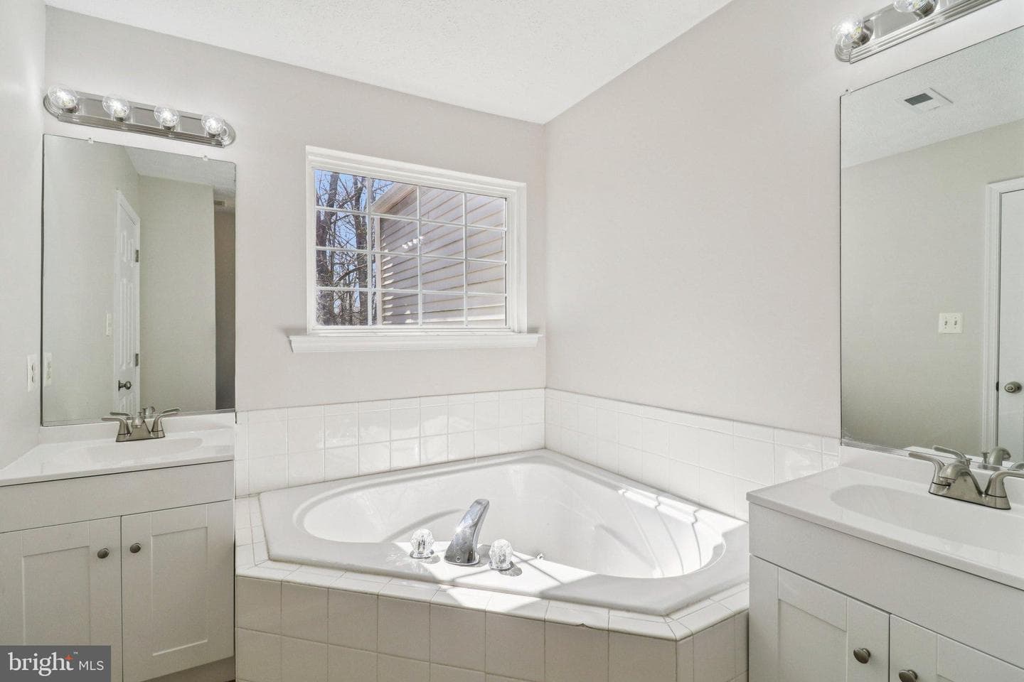 8033 Bloomsbury Place photo 44
