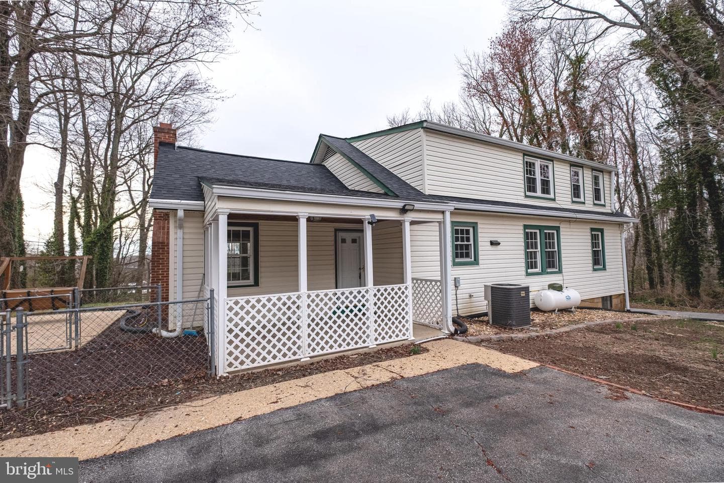 5680 Bryantown Road photo 3