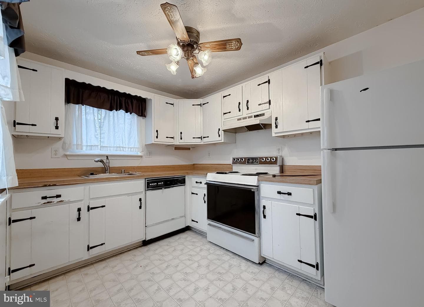 2498 Wakefield Circle photo 14