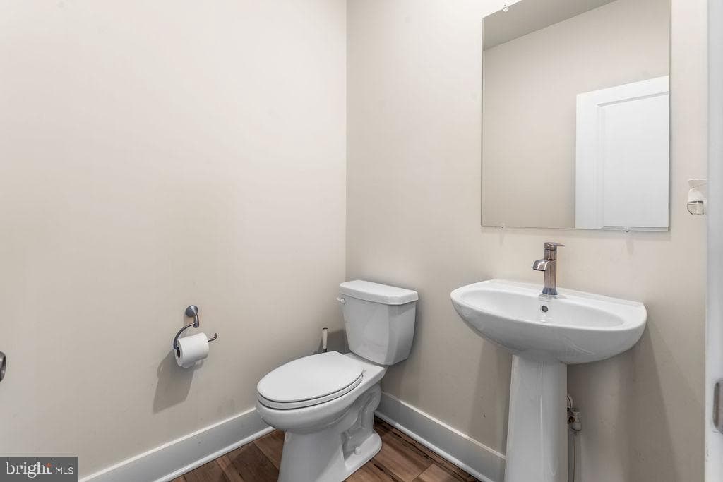 5196 Newport Circle photo 20