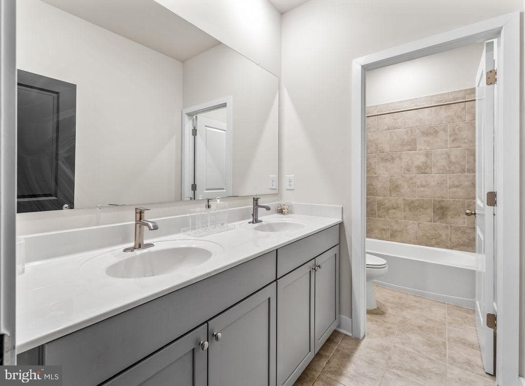 5196 Newport Circle photo 34