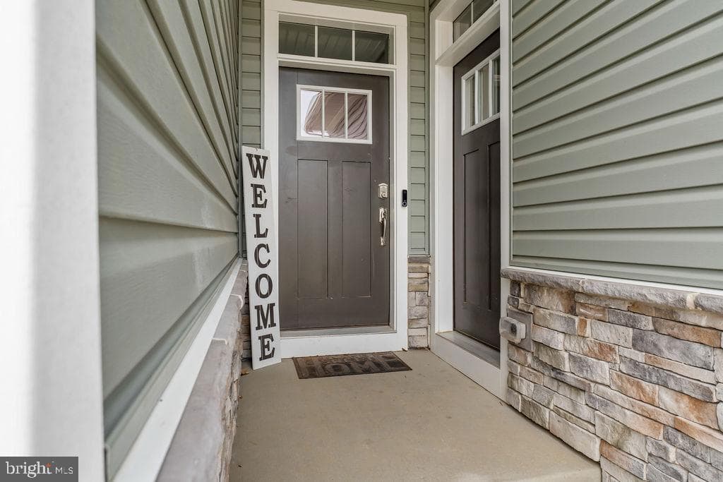 5196 Newport Circle photo 4