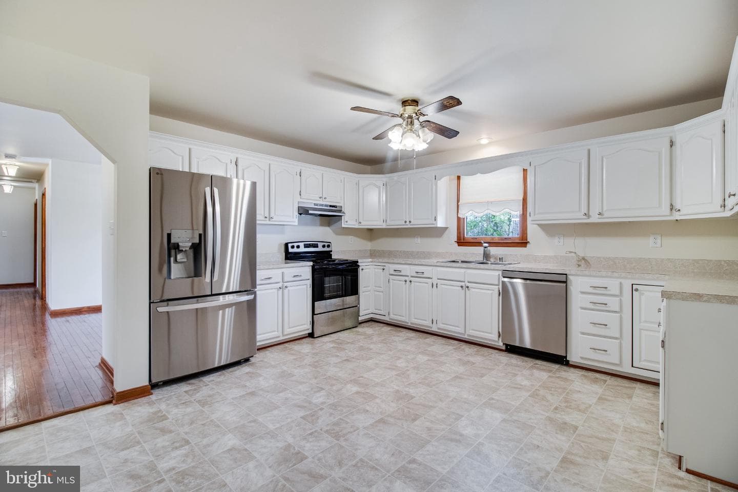 5620 Serenity Lane photo 9