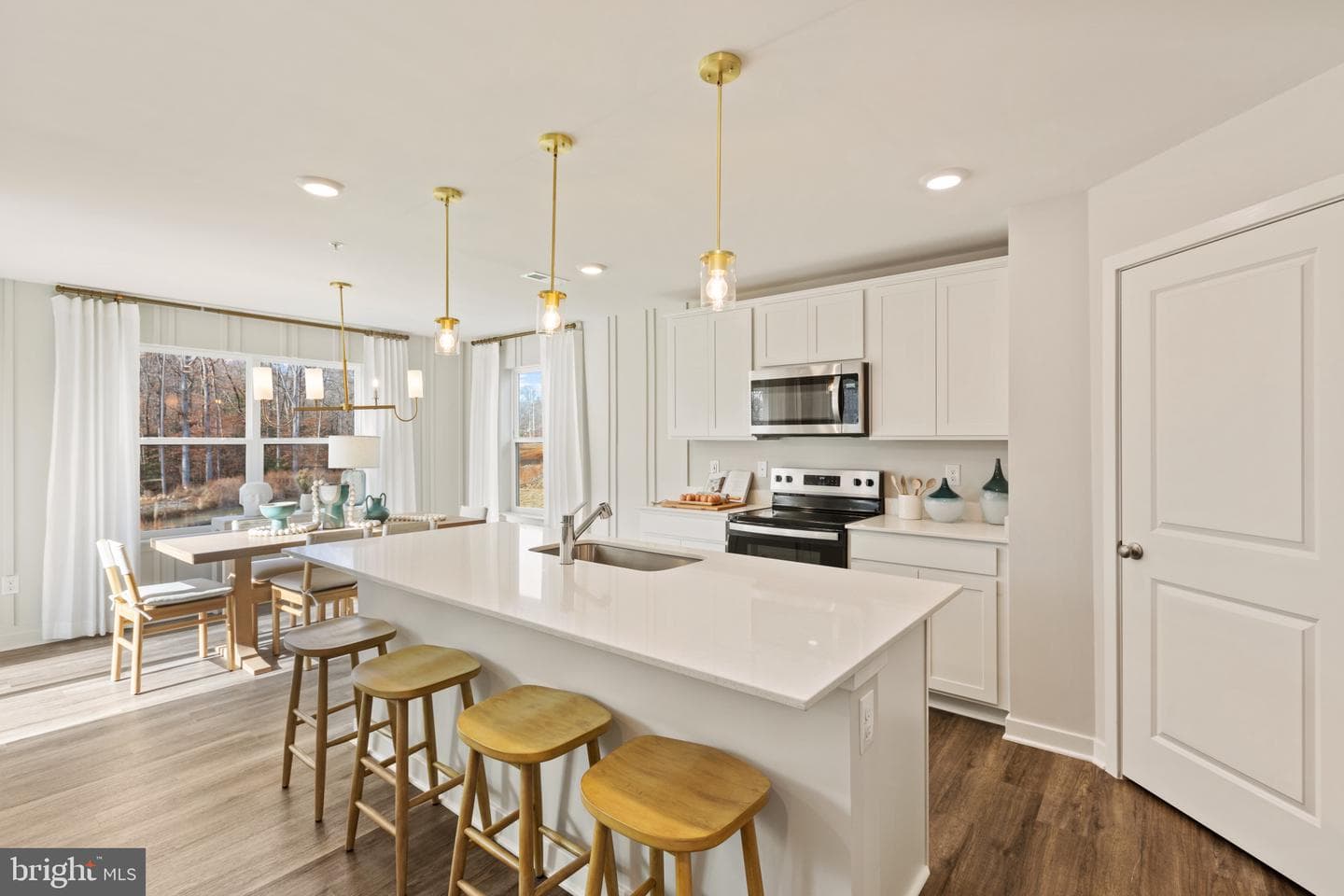 298 Long Branch Avenue photo 4