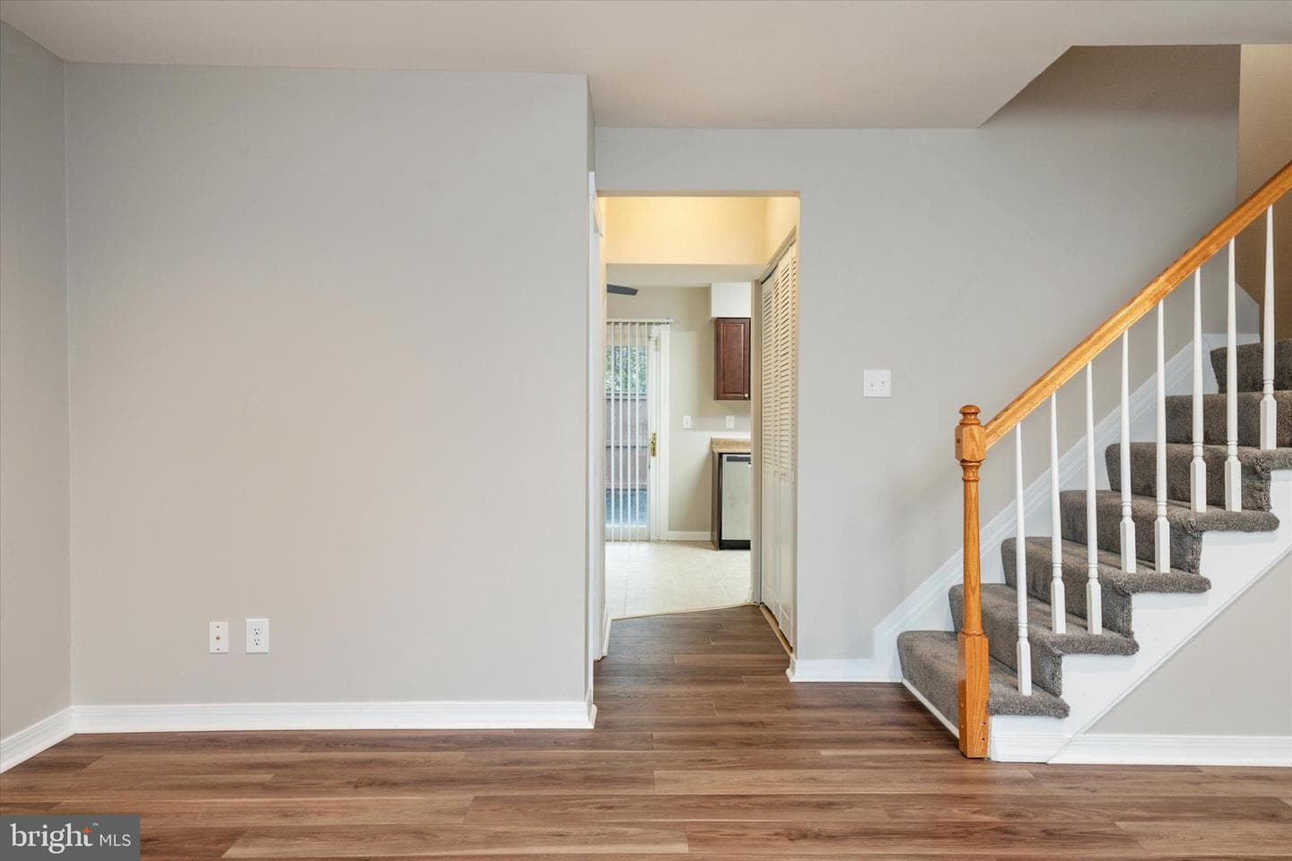 800 Larkspur Court #7b photo 6
