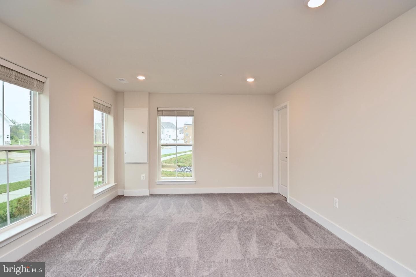 4107 Charles Dickens Dr photo 6