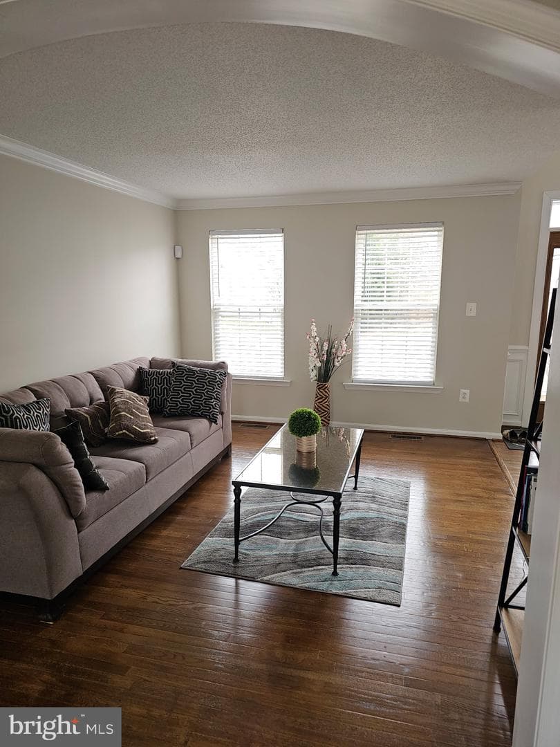 220 Williamsburg Circle photo 15