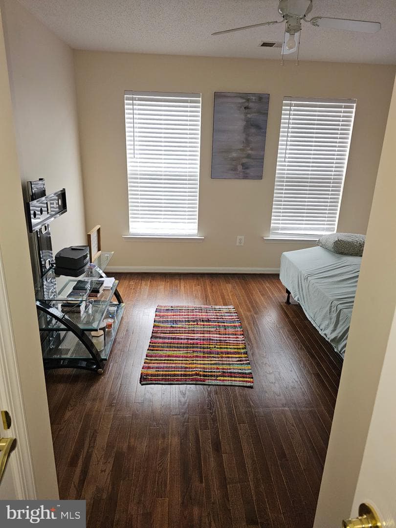 220 Williamsburg Circle photo 8