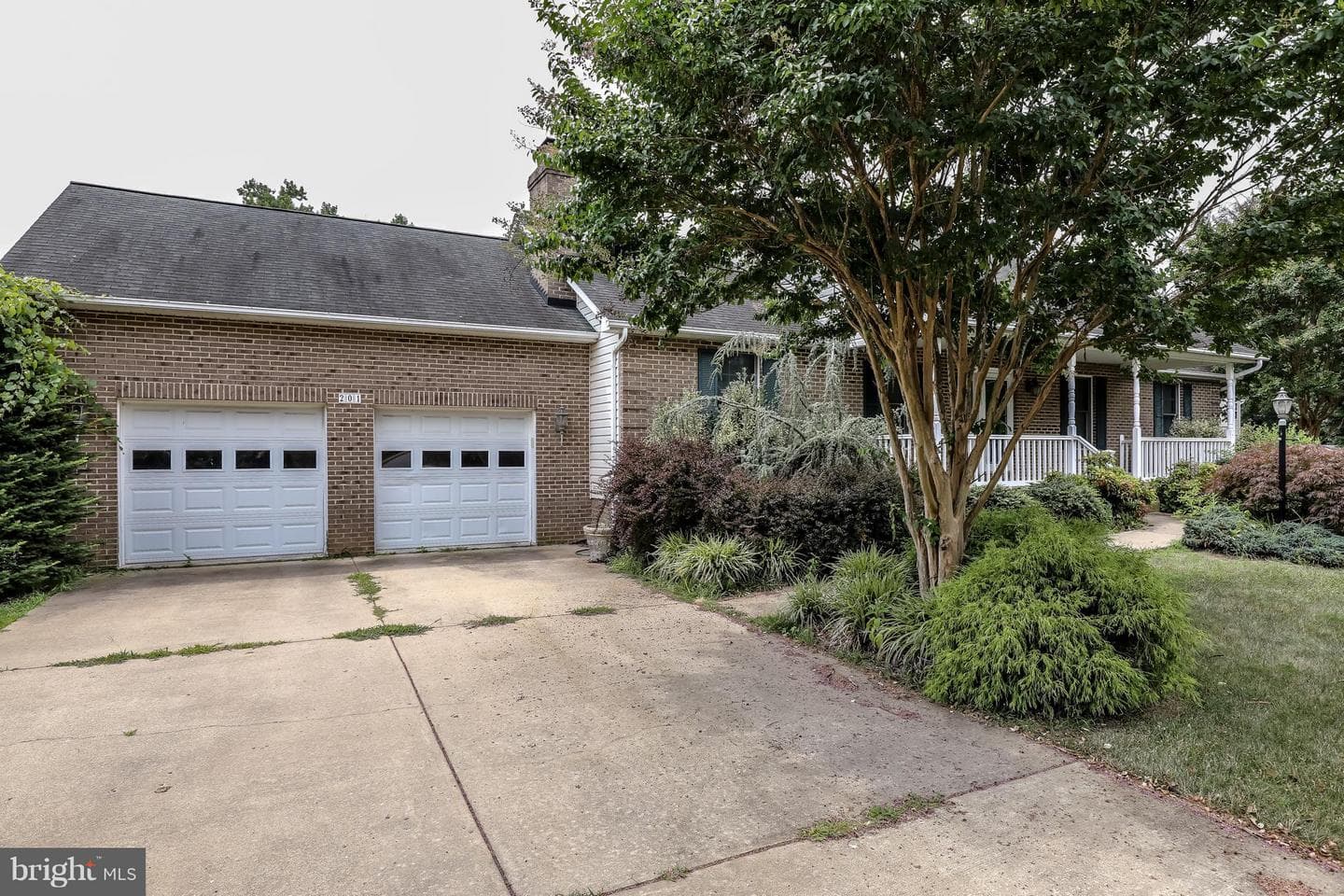 201 Shining Willow Way photo 3
