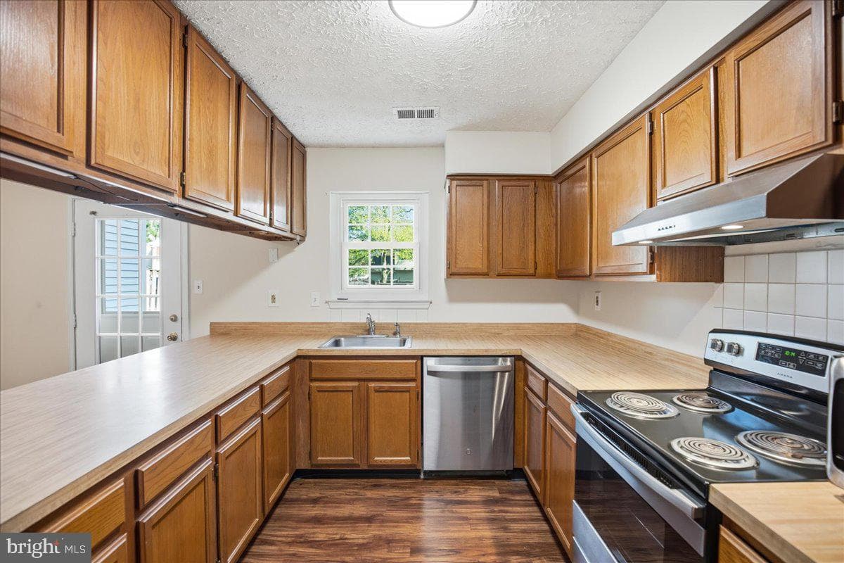 6029 Red Wolf Place photo 14