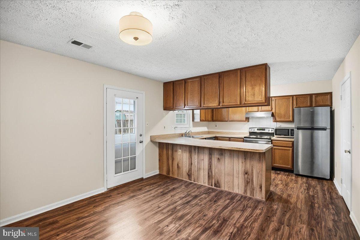 6029 Red Wolf Place photo 8