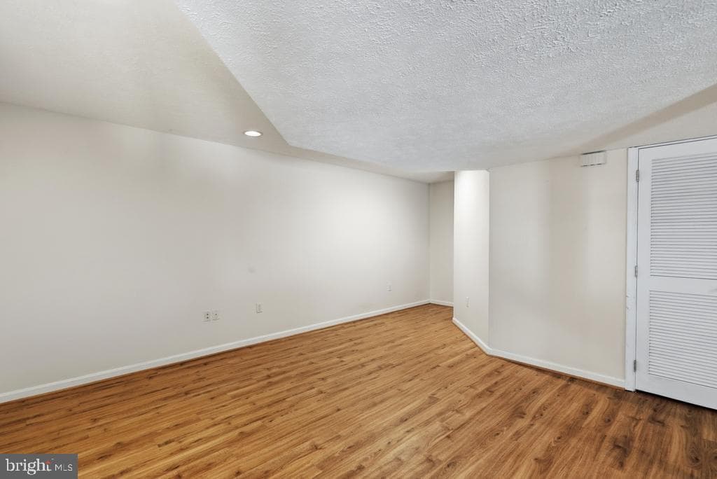 7860 Lakes End Court photo 46