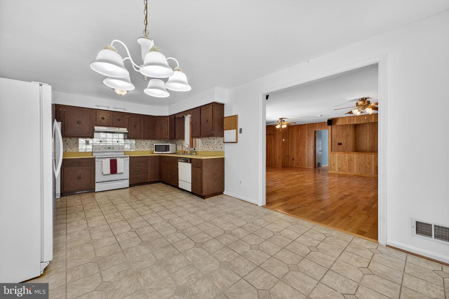 7450 Belle Ridge Court photo 13