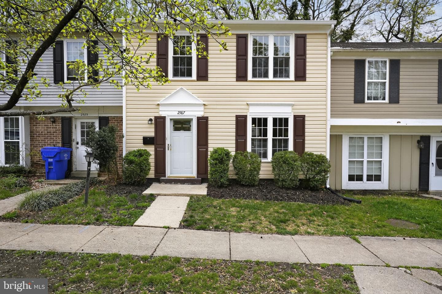 2587 Robinson Place photo 1