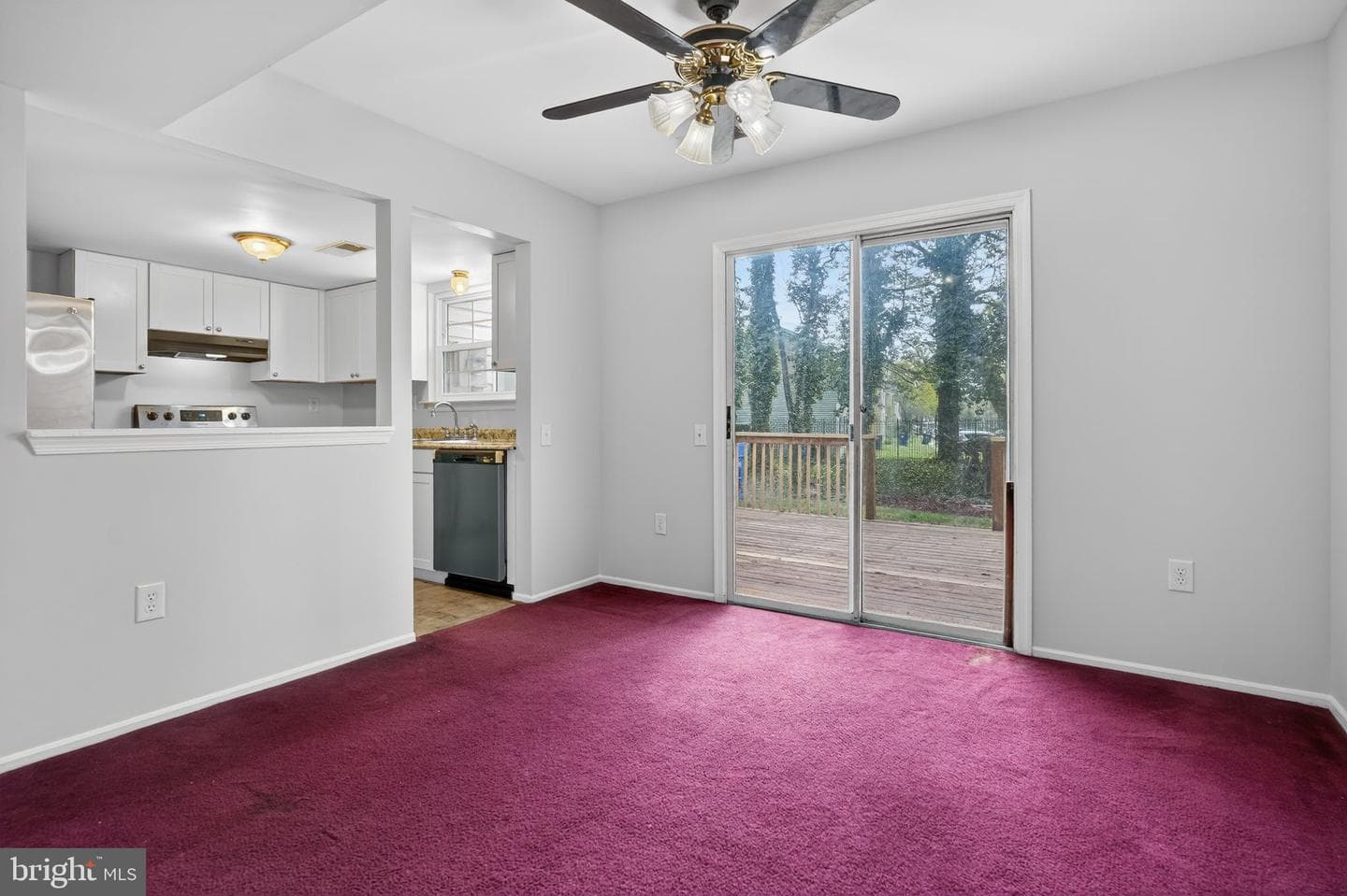 2587 Robinson Place photo 5