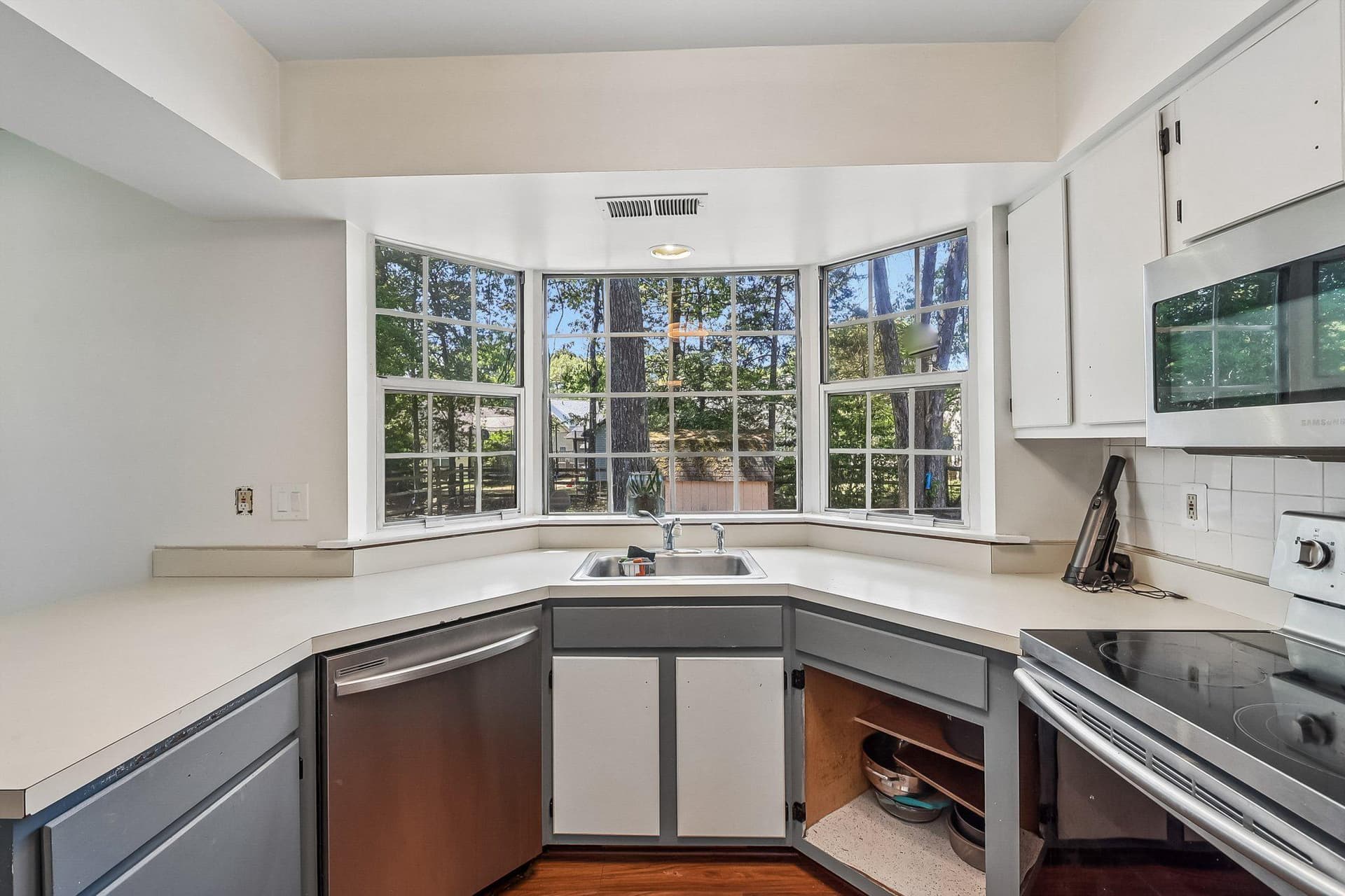 4231 Mockingbird Circle photo 18