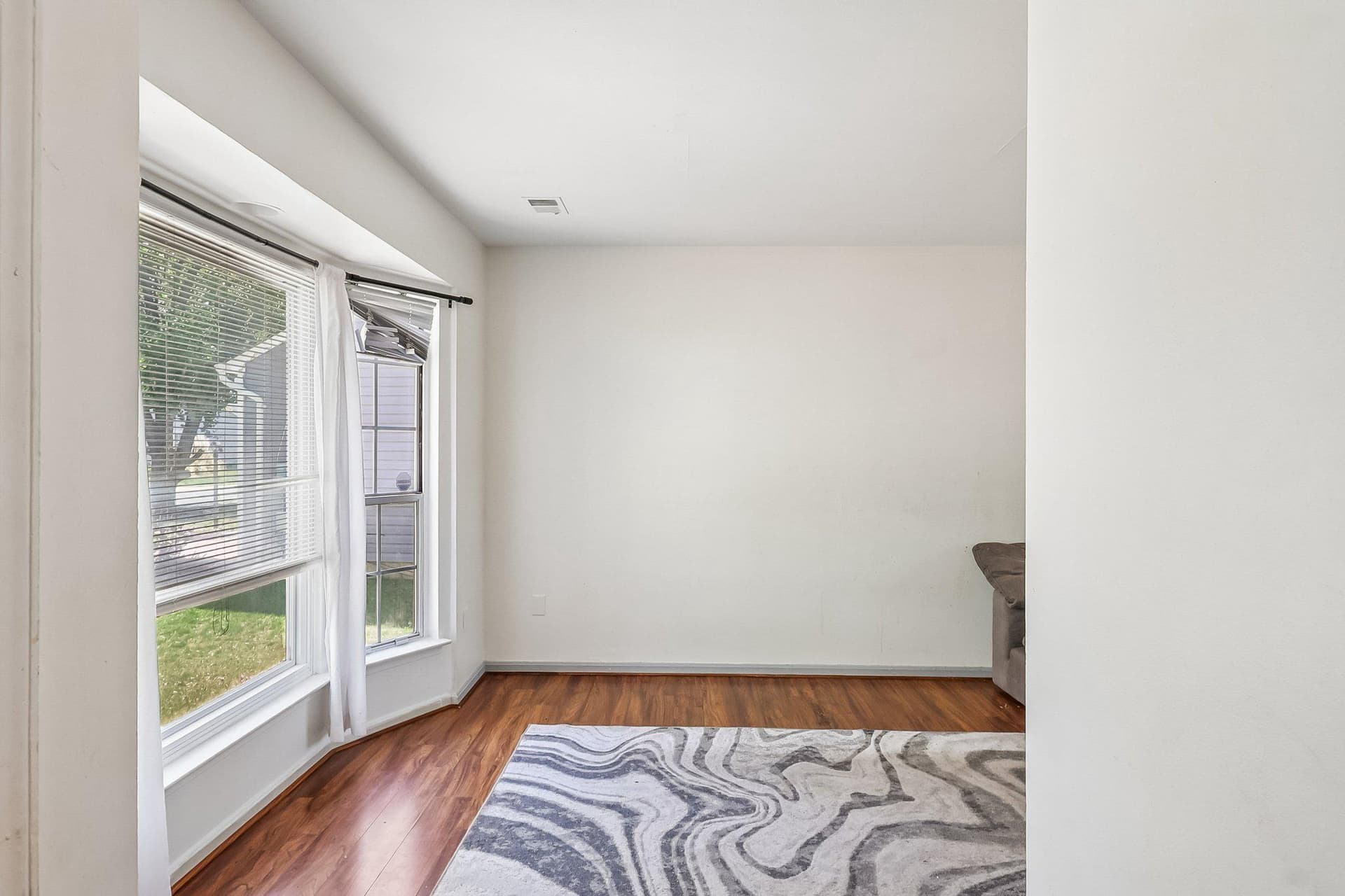4231 Mockingbird Circle photo 9