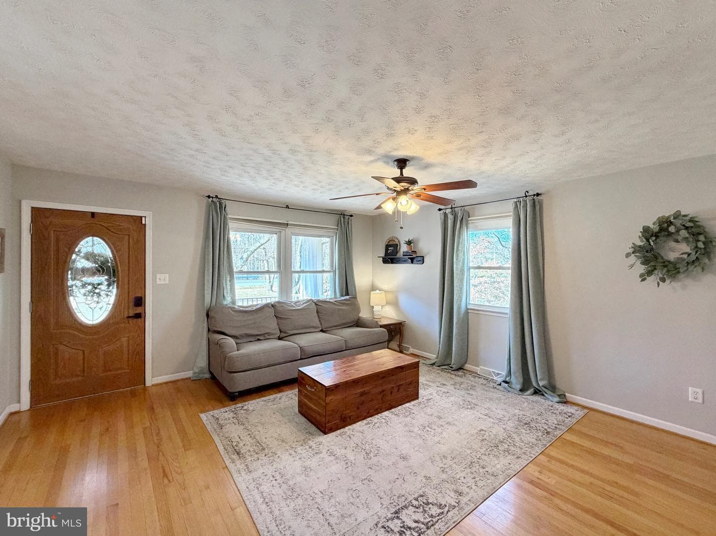 10322 Charles Street photo 4