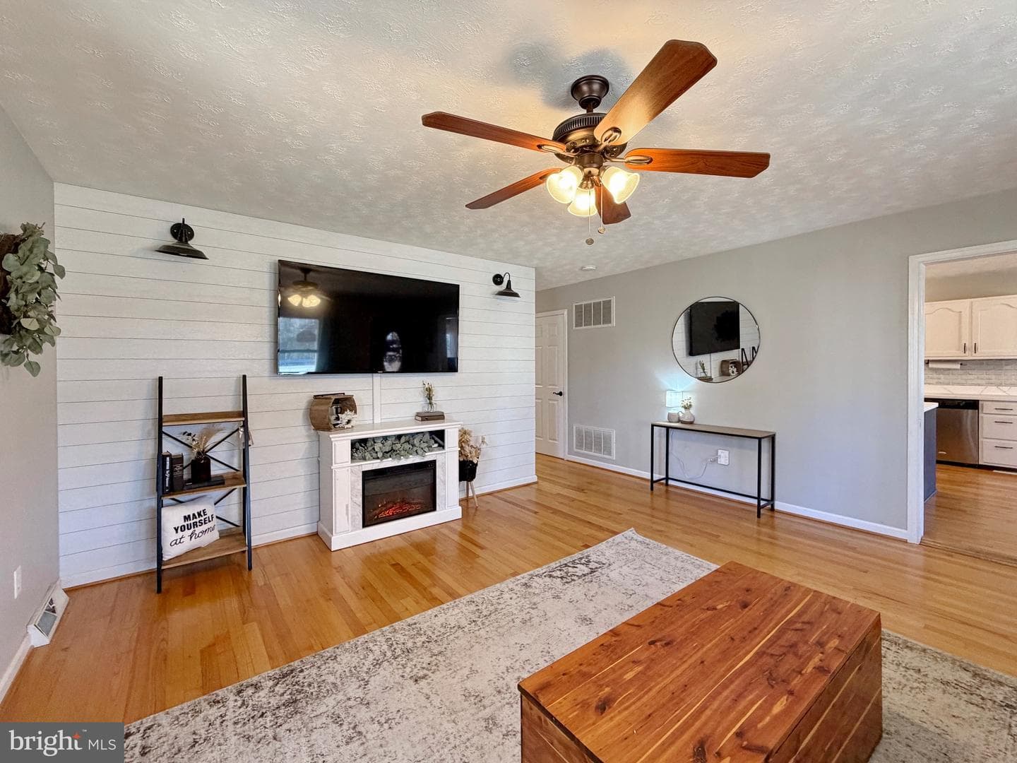 10322 Charles Street photo 5