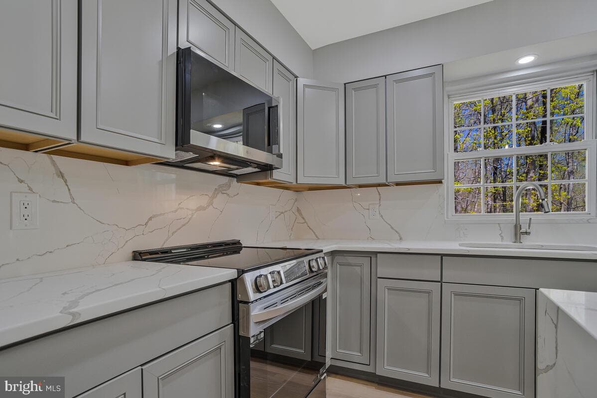 15410 Sorrel Ridge Lane photo 16