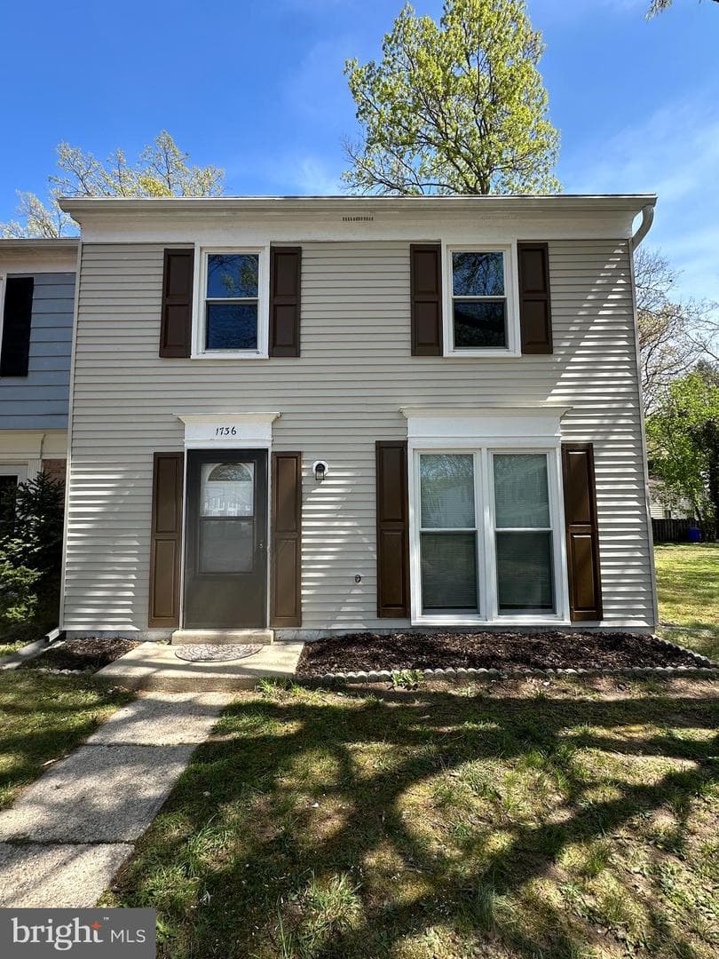 1736 Brightwell Court photo 2