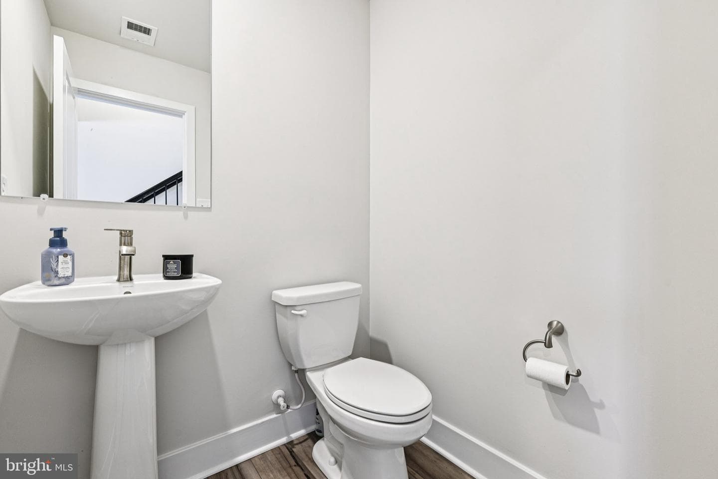 6929 Waterbury Place photo 10