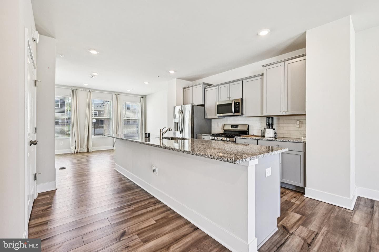 6929 Waterbury Place photo 22