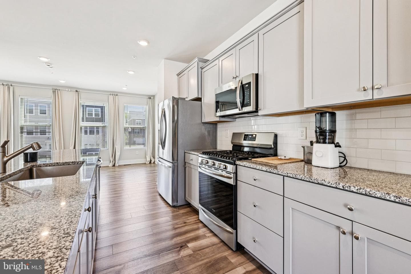 6929 Waterbury Place photo 23
